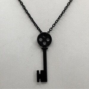 BLACK STEAMPUNK ANTIQUE STYLE KEY PENDANT NECKLACE